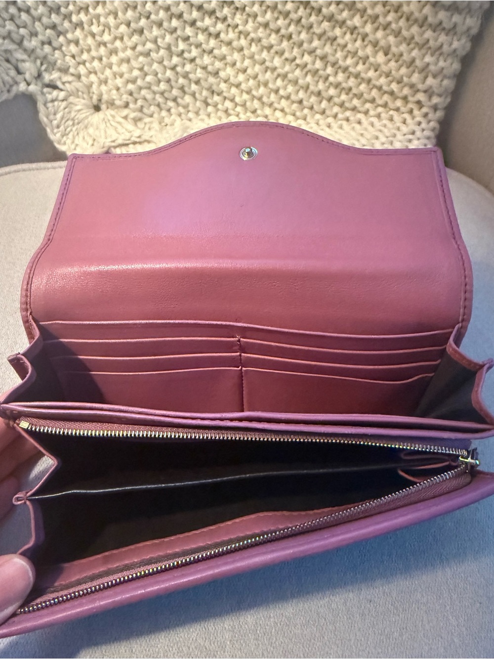 Gucci Beige GG Canvas Wallet with Pink Trim and Gold Hardware - Picture 3 of 6